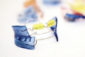 Behandlungsspektrum - Frühbehandlung / Lose Zahnspange - Bionator, Fränkel und Co. – die ideale Unterstützung für Kinder im Wechselgebiss