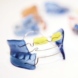 Behandlungsspektrum - Frühbehandlung / Lose Zahnspange - Bionator, Fränkel und Co. – die ideale Unterstützung für Kinder im Wechselgebiss